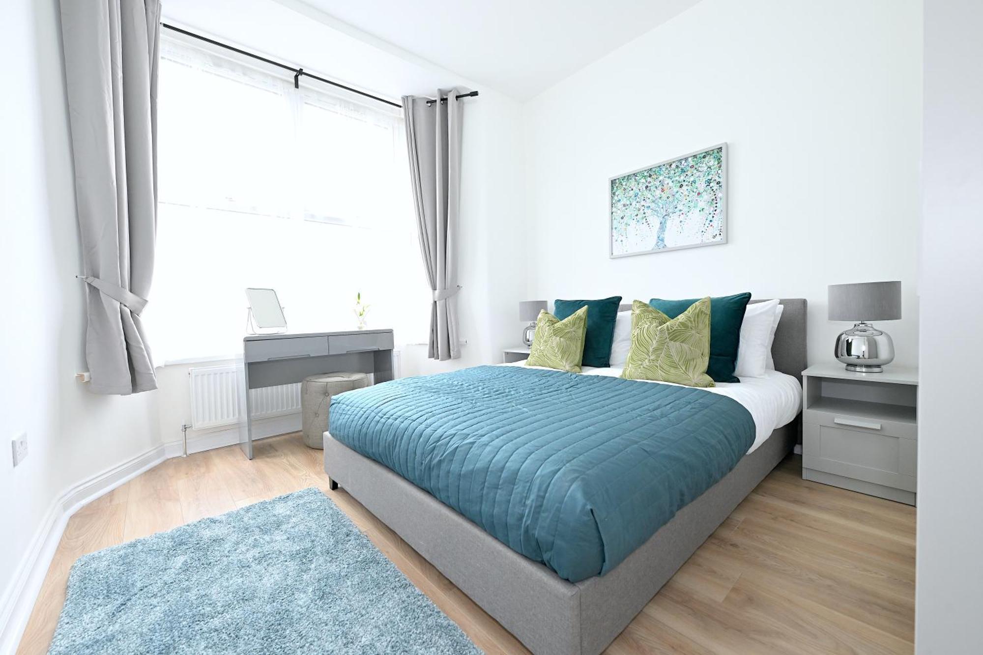 Bright & Large 3 Bed Flat In * Londen