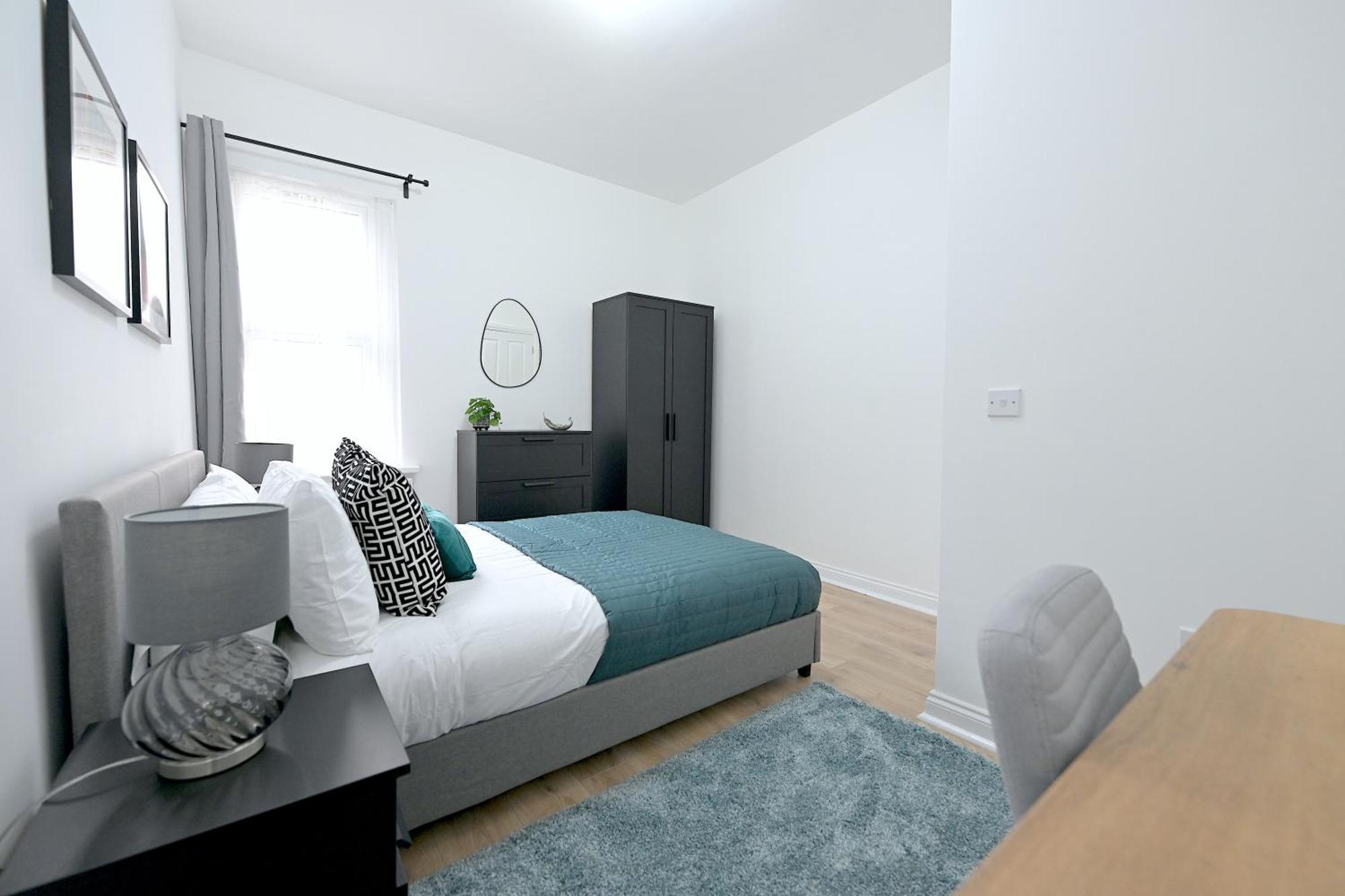 Bright & Large 3 Bed Flat In Appartement