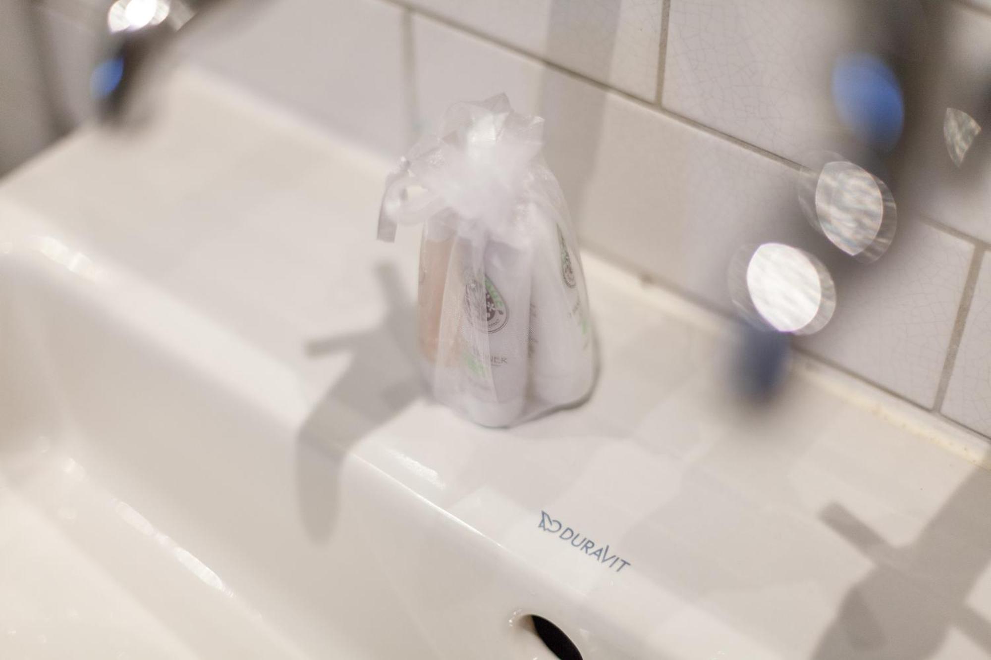 Apartment Stylish & Central 2-bed, 2-bath In Notting Hill *