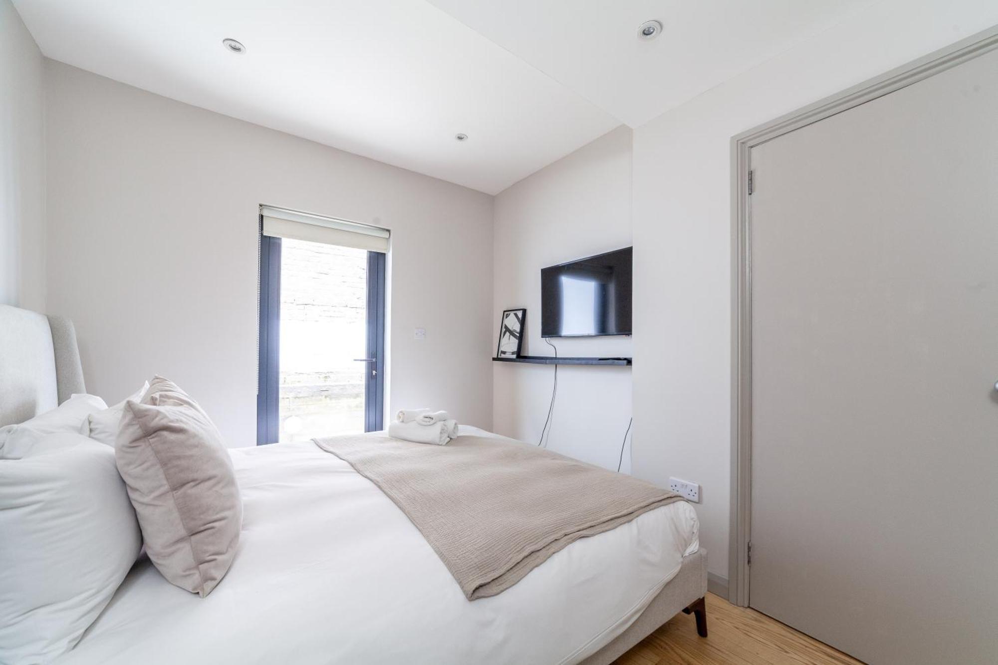 Apartment Stylish & Central 2-bed, 2-bath In Notting Hill *