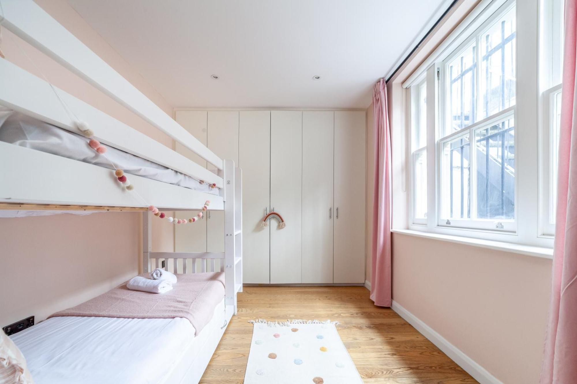 Apartment Stylish & Central 2-bed, 2-bath In Notting Hill London