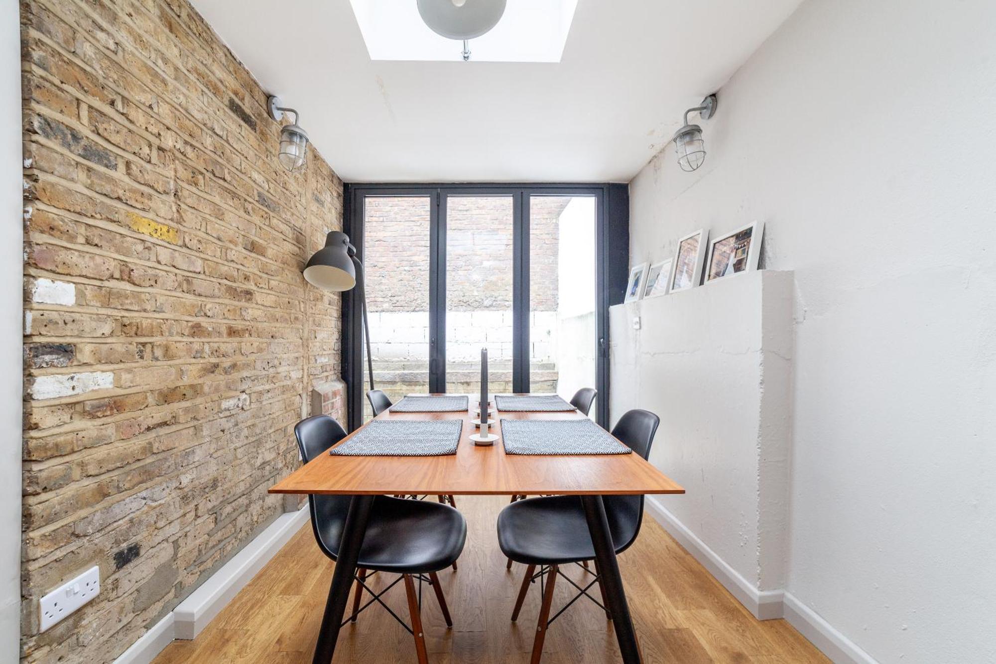 Apartment Stylish & Central 2-bed, 2-bath In Notting Hill *