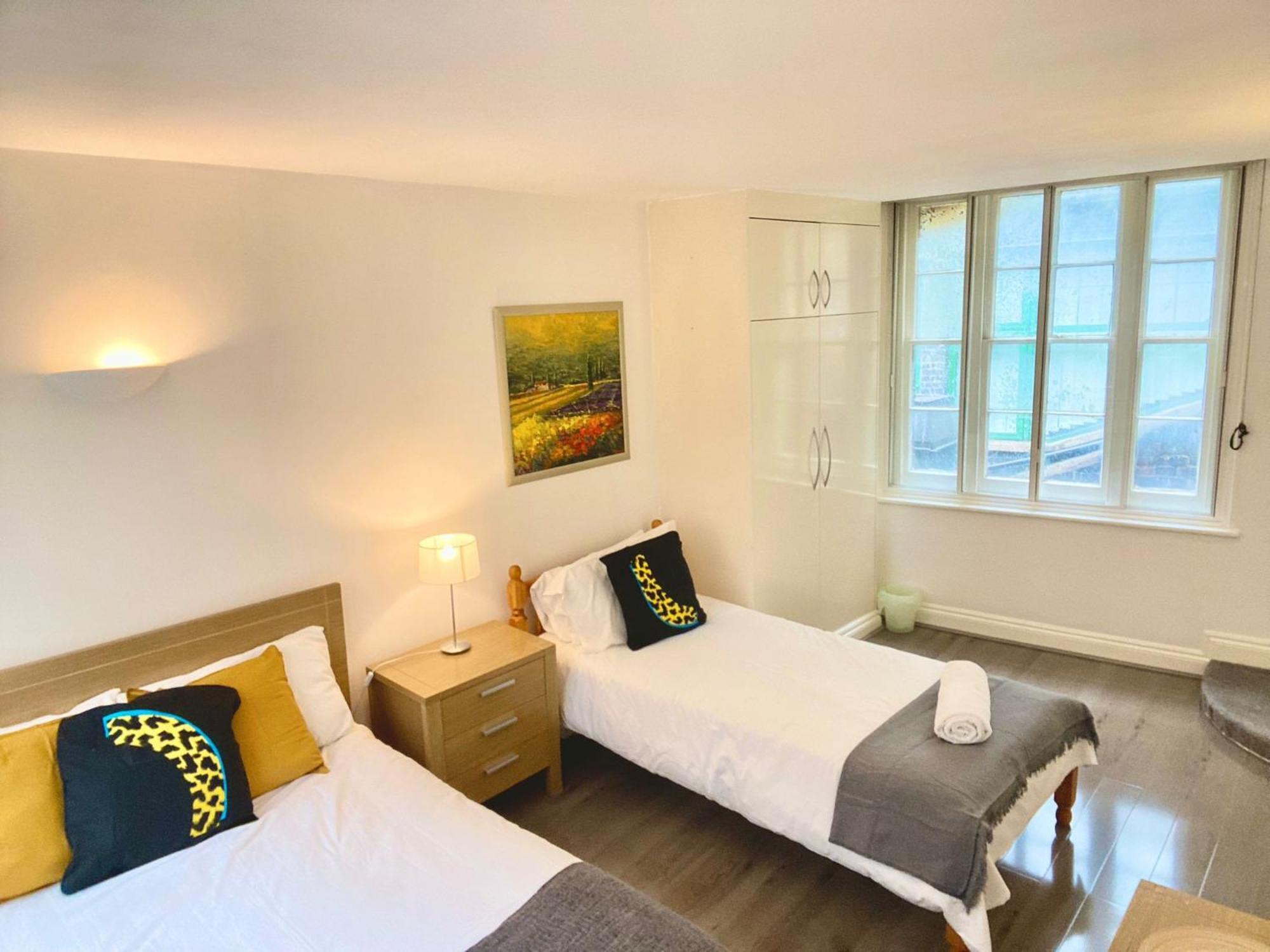 1 Bed Apt- Sleeps 3 & Pet Friendly Apartment