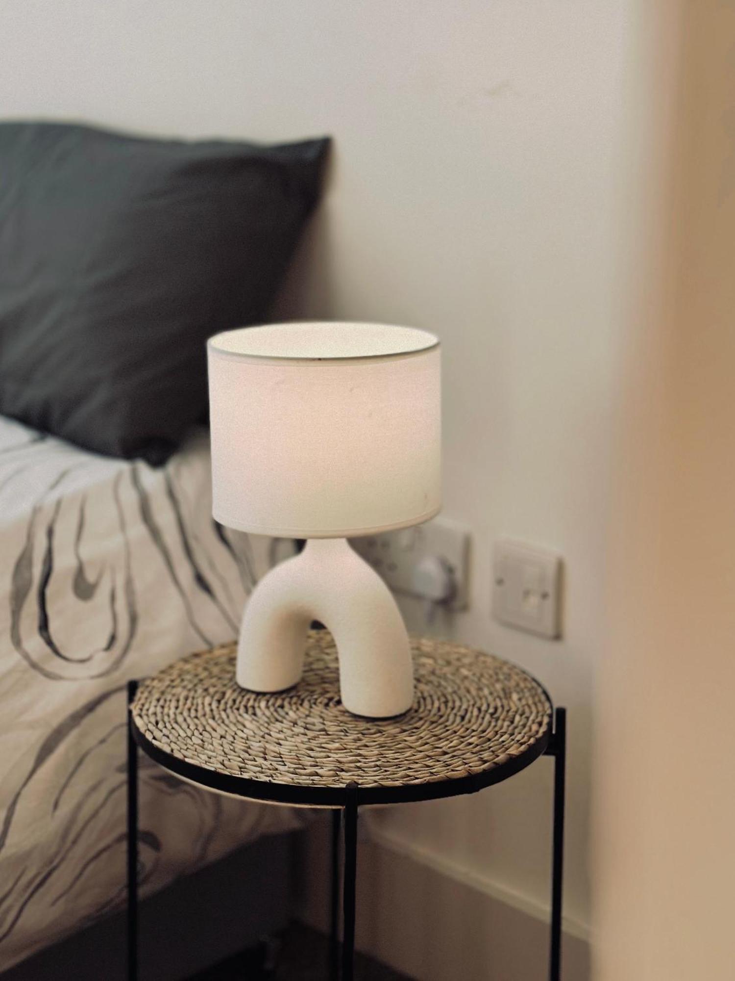 25 Percent Off Monthly 2bed Serviced Business & Family Guests Free Wifi & Netflix Sleeps 4! Apartment London