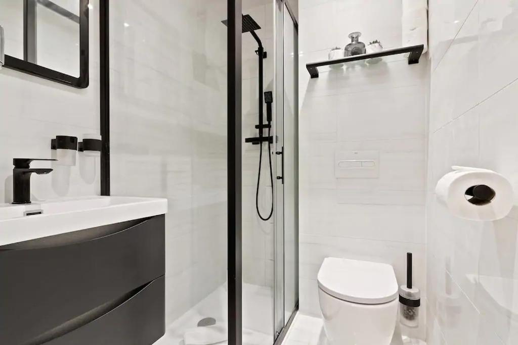 73 Oakley Square * London