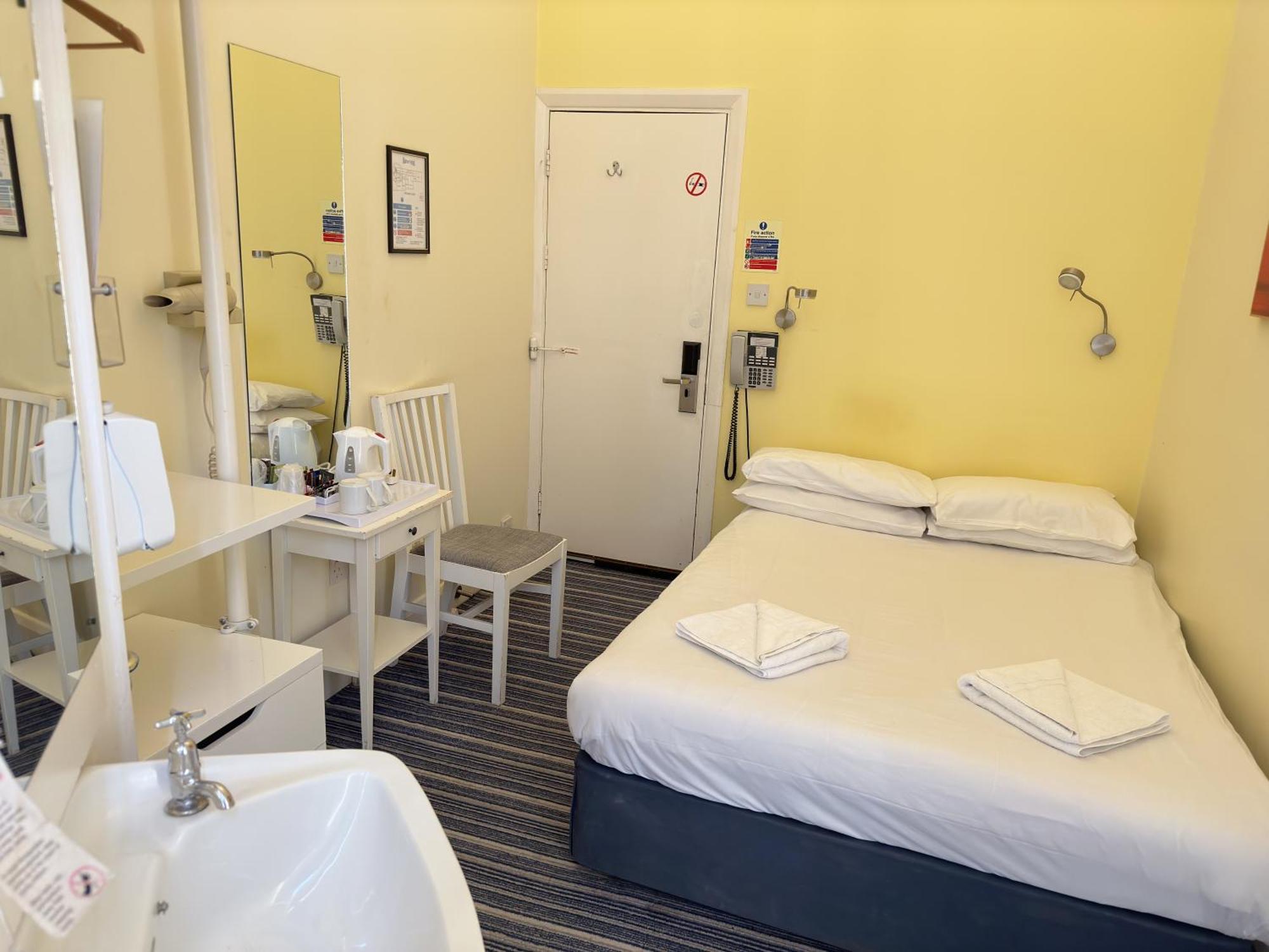 Hotel Manor London