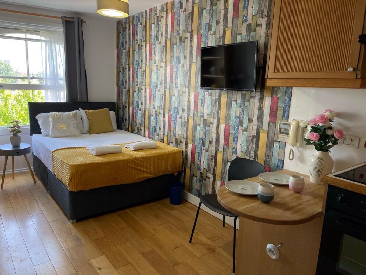 Portobello Road Artistic 'budget' Apartamento Londres