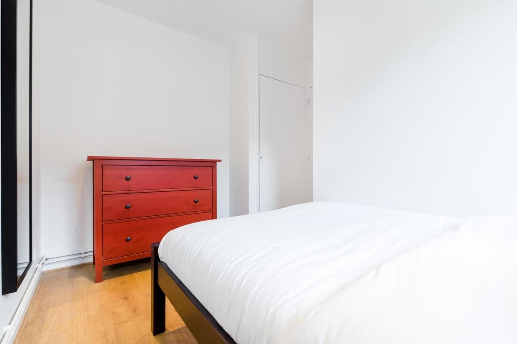 Cosy 4 Bed In London- Sleeps 8 * London