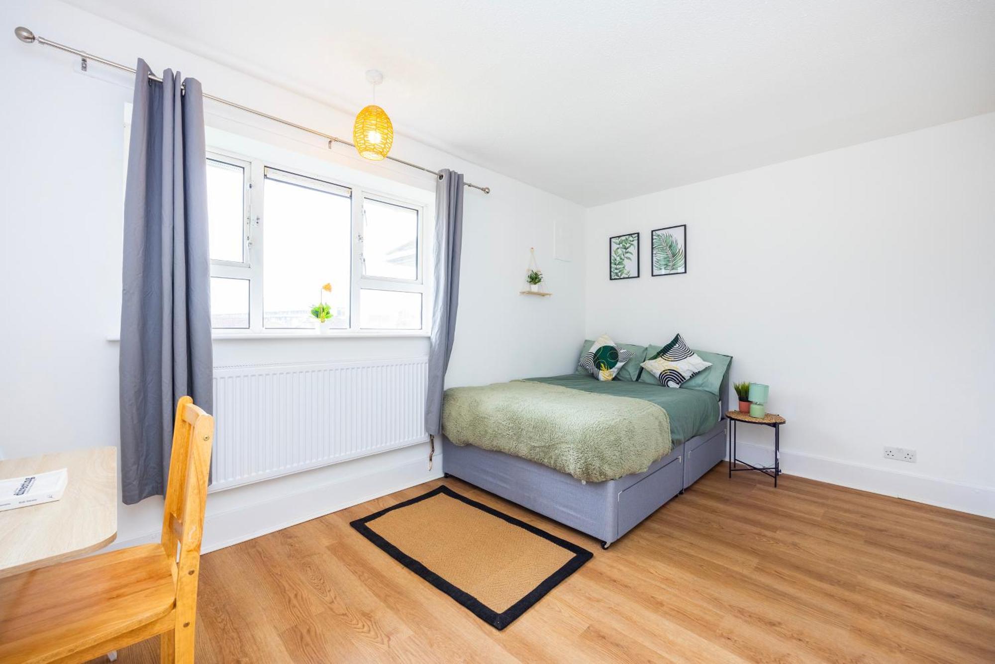 Appartement Excel O2 Stunning Large 3 Bedroom With Balcony Londen