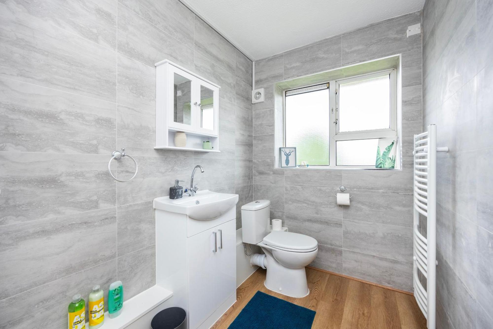 Excel O2 Stunning Large 3 Bedroom With Balcony Appartement *