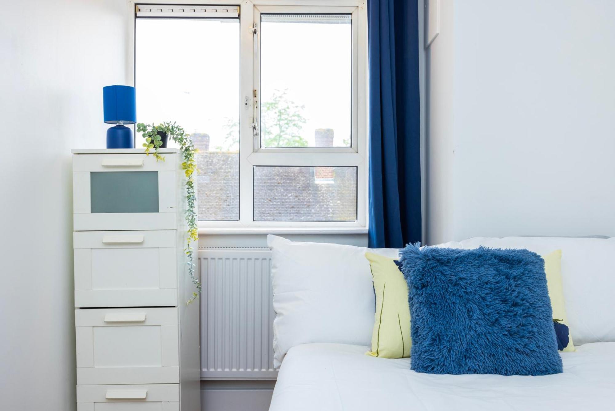 Appartement Excel O2 Stunning Large 3 Bedroom With Balcony