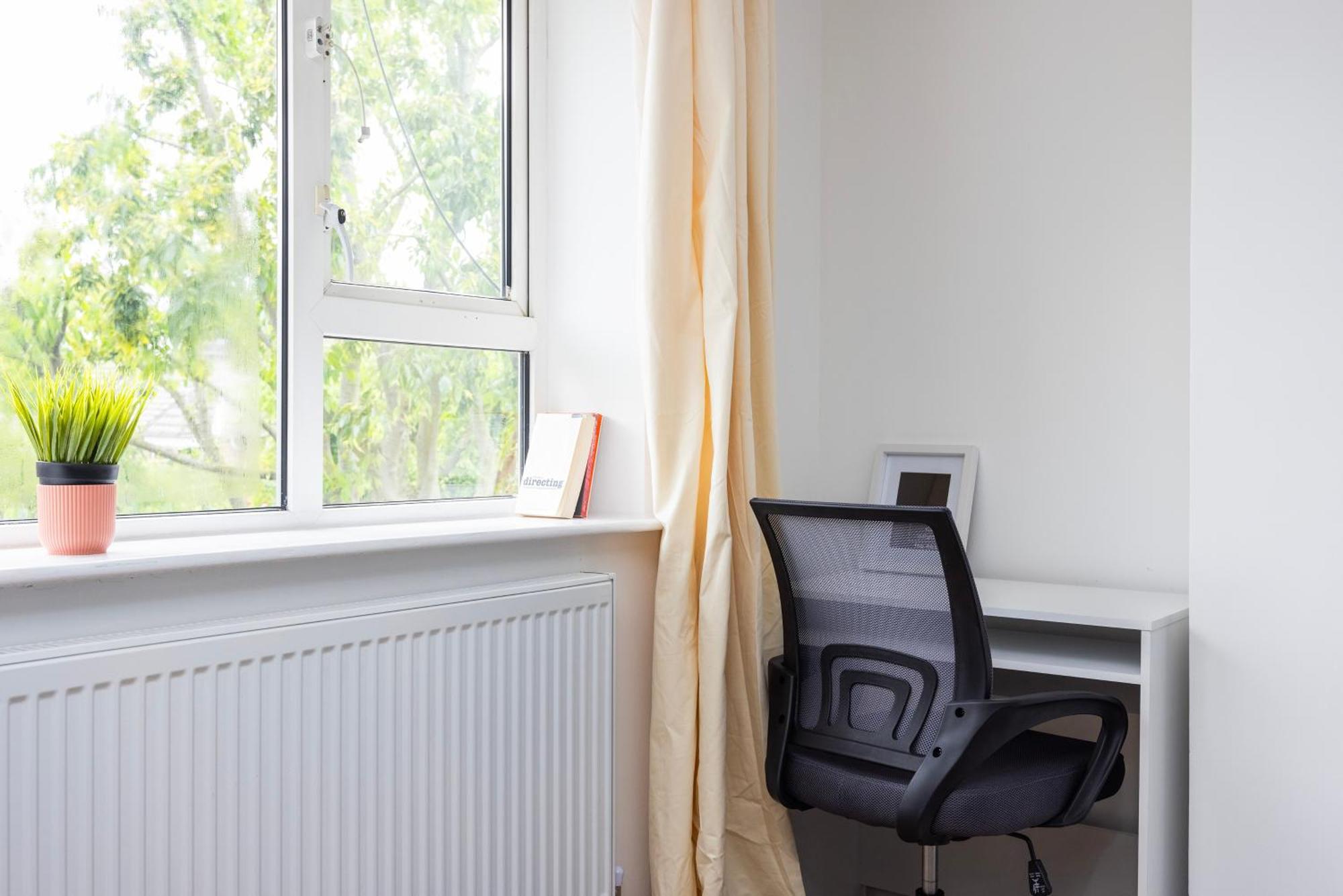 Excel O2 Stunning Large 3 Bedroom With Balcony Appartement Londen