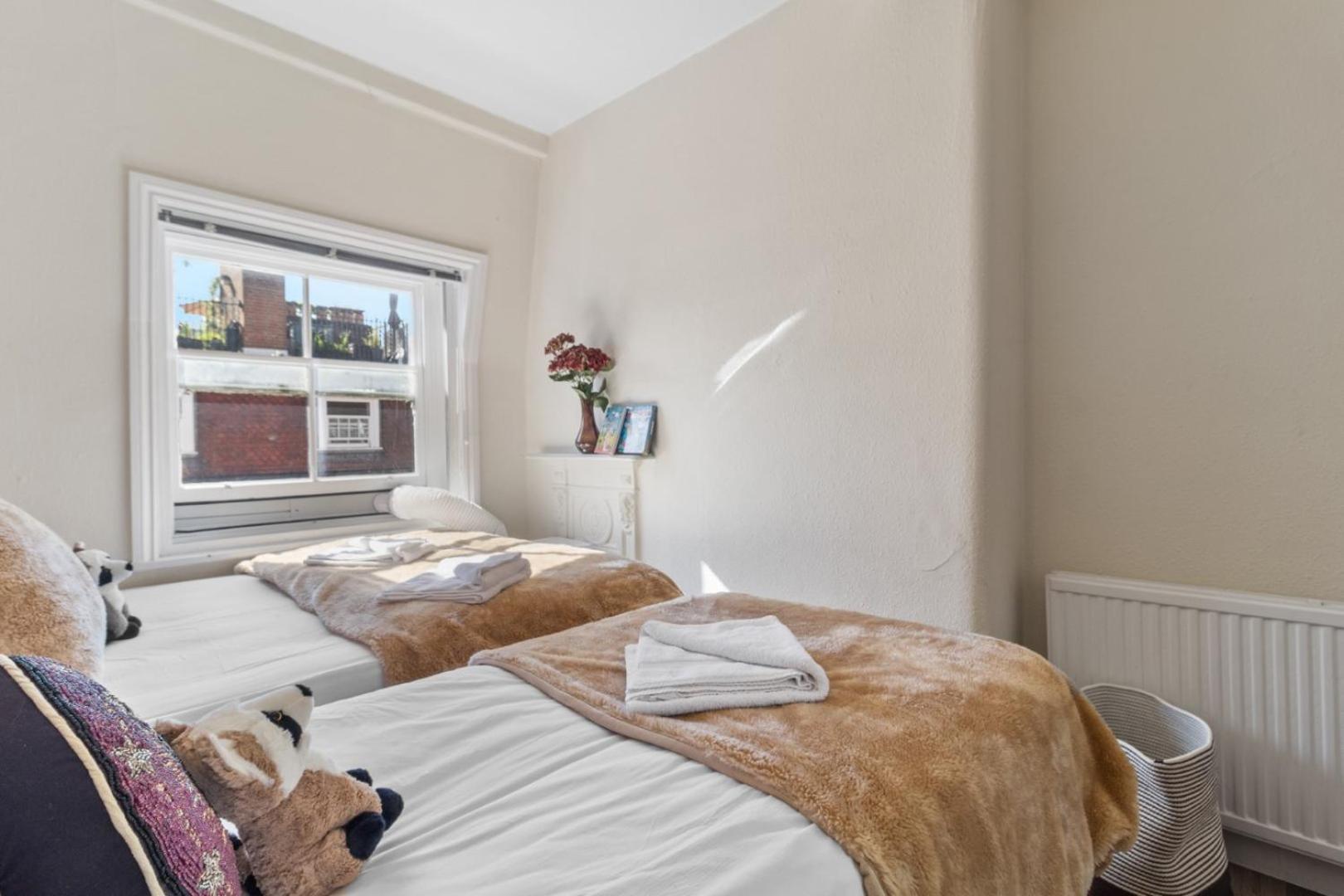 Appartement Luxury 2 Bed In The Heart Of Mayfair Your Stylish Retreat 4th Floor No Lift Londen