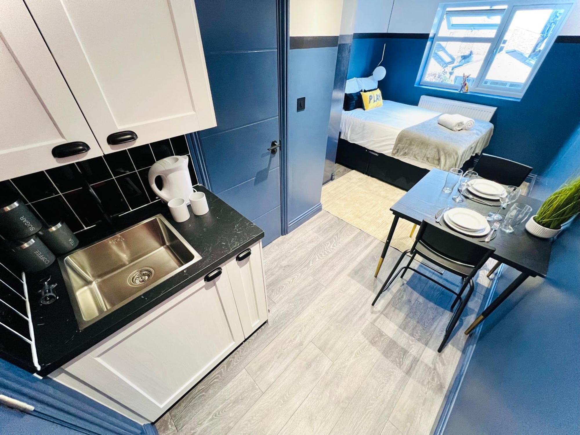61 Studio, Ideal For Tourists High Recommend!!! * Londen
