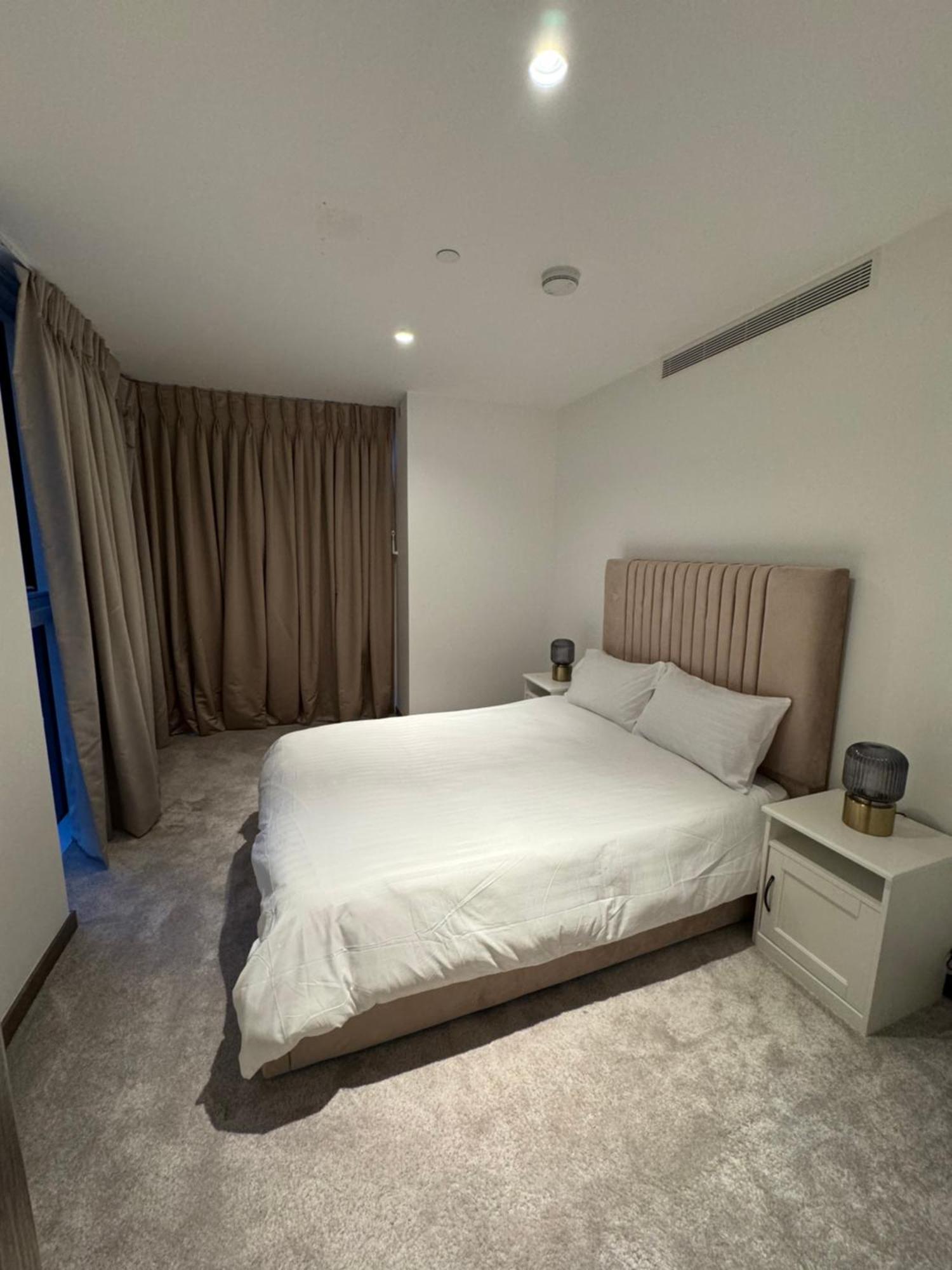 Luxury Flat In Paddington Apartment *