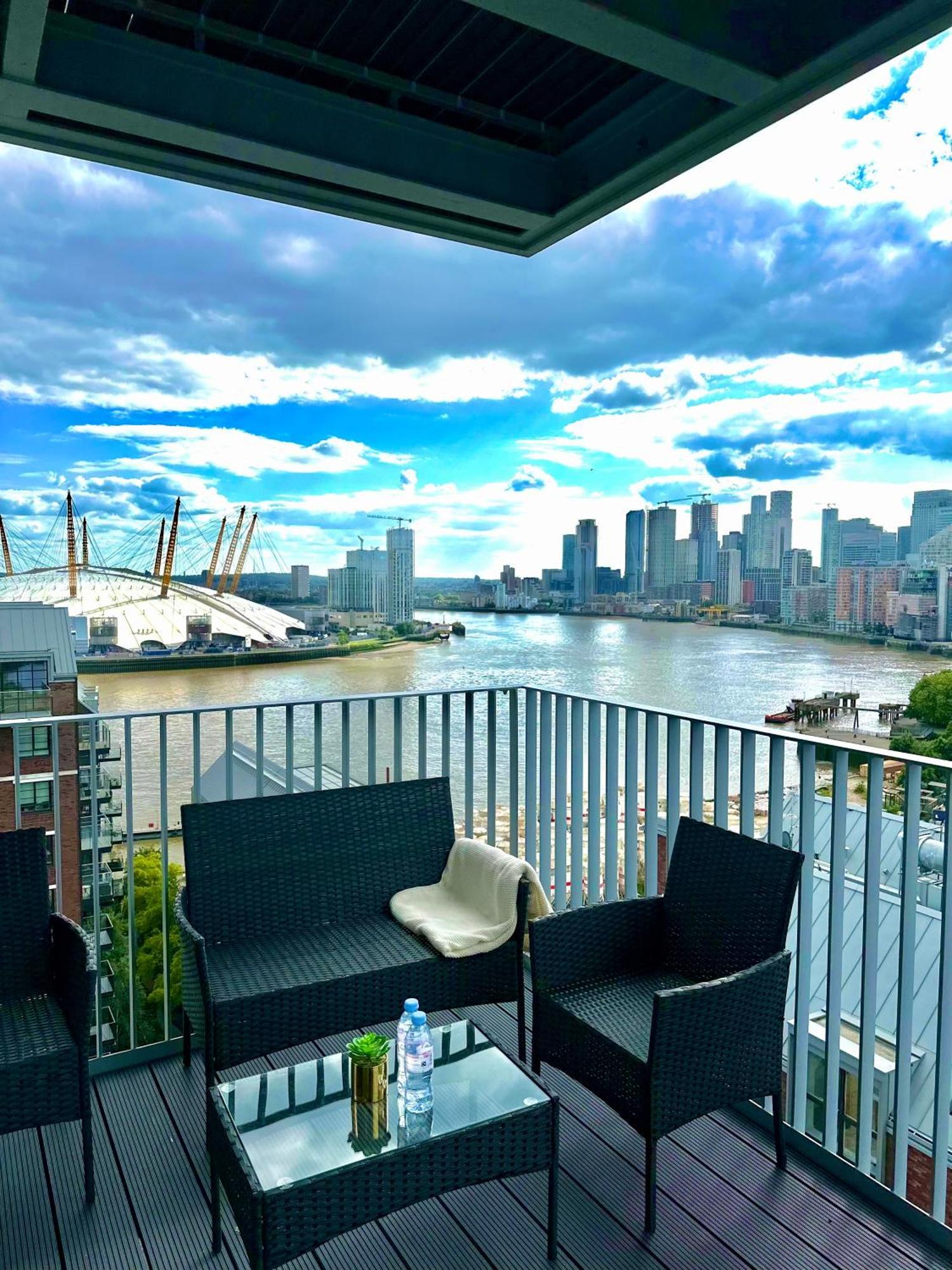 Apartamento Beautiful View To Canary Wharf , O2 Arena , Near By Excel 3-beds Londres