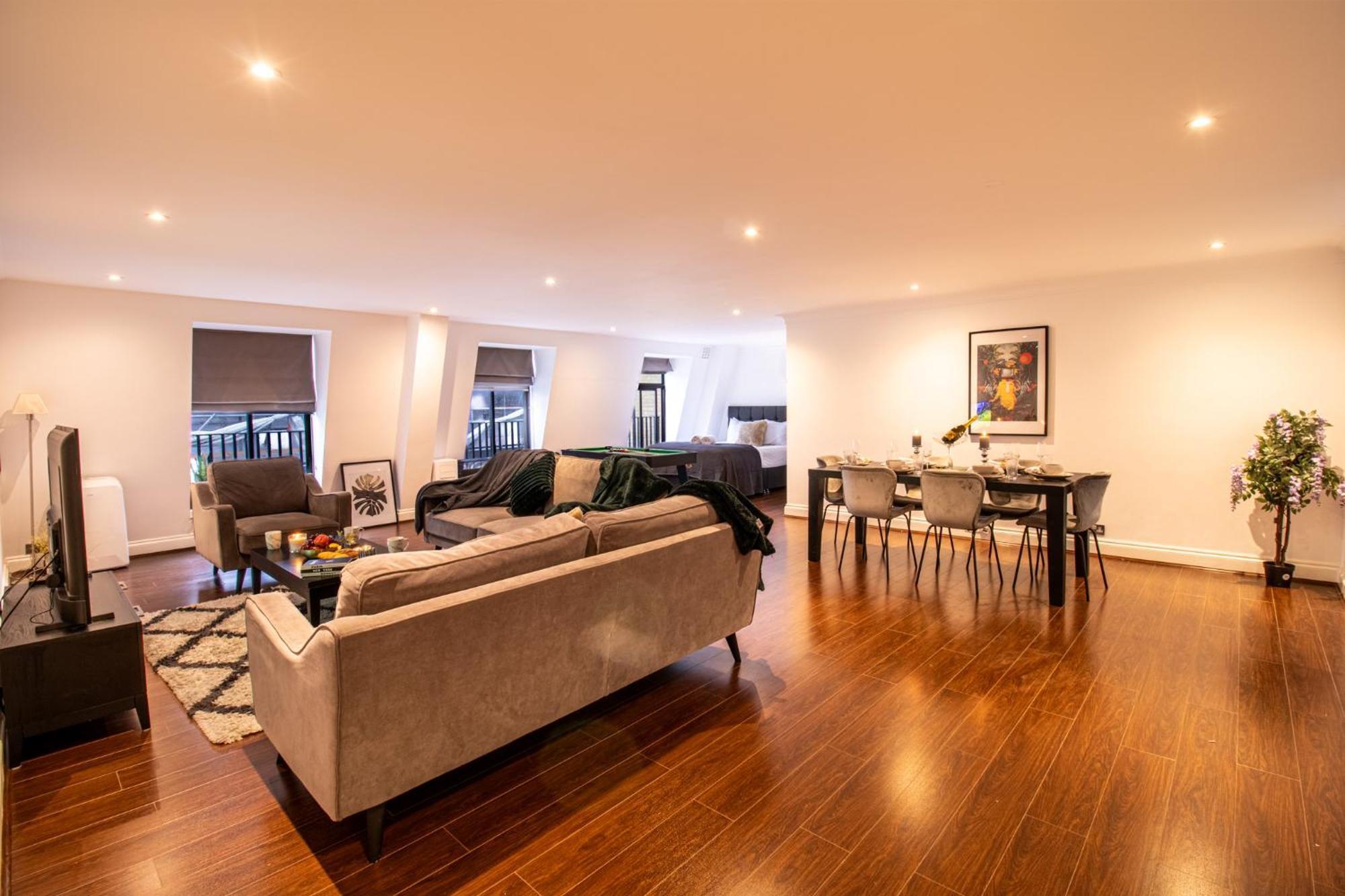 Spacious 2 Bedroom Flat With Pool Table Opposite Green Park 7 Appartement Londen
