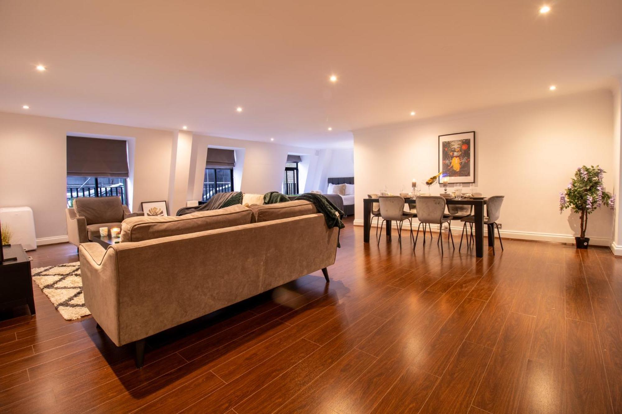 Spacious 2 Bedroom Flat With Pool Table Opposite Green Park 7 * Londen