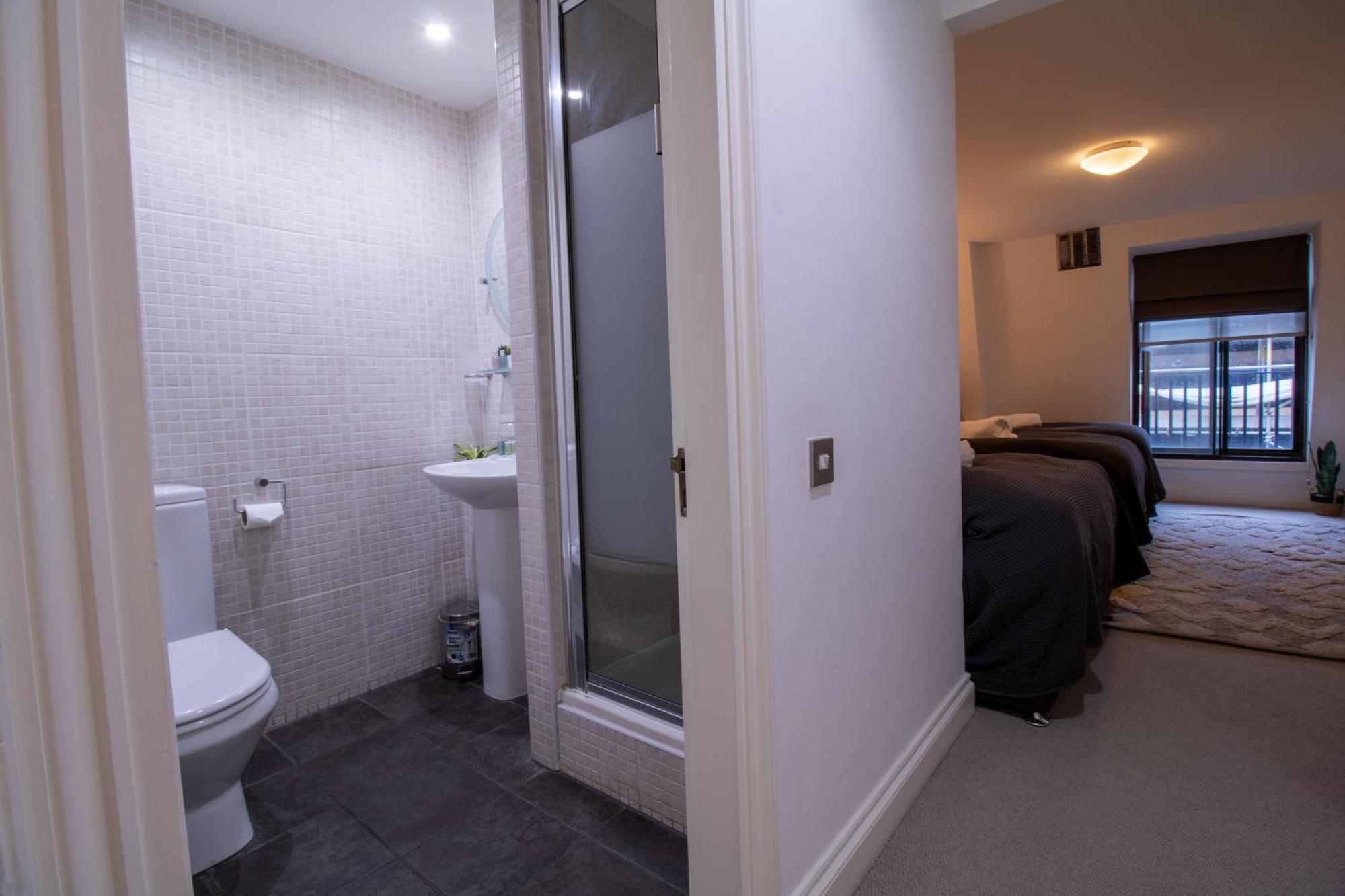 Spacious 2 Bedroom Flat With Pool Table Opposite Green Park 7 Appartement