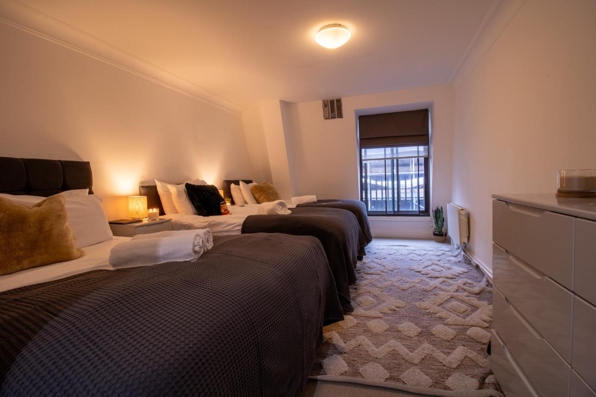 Spacious 2 Bedroom Flat With Pool Table Opposite Green Park 7 Appartement *