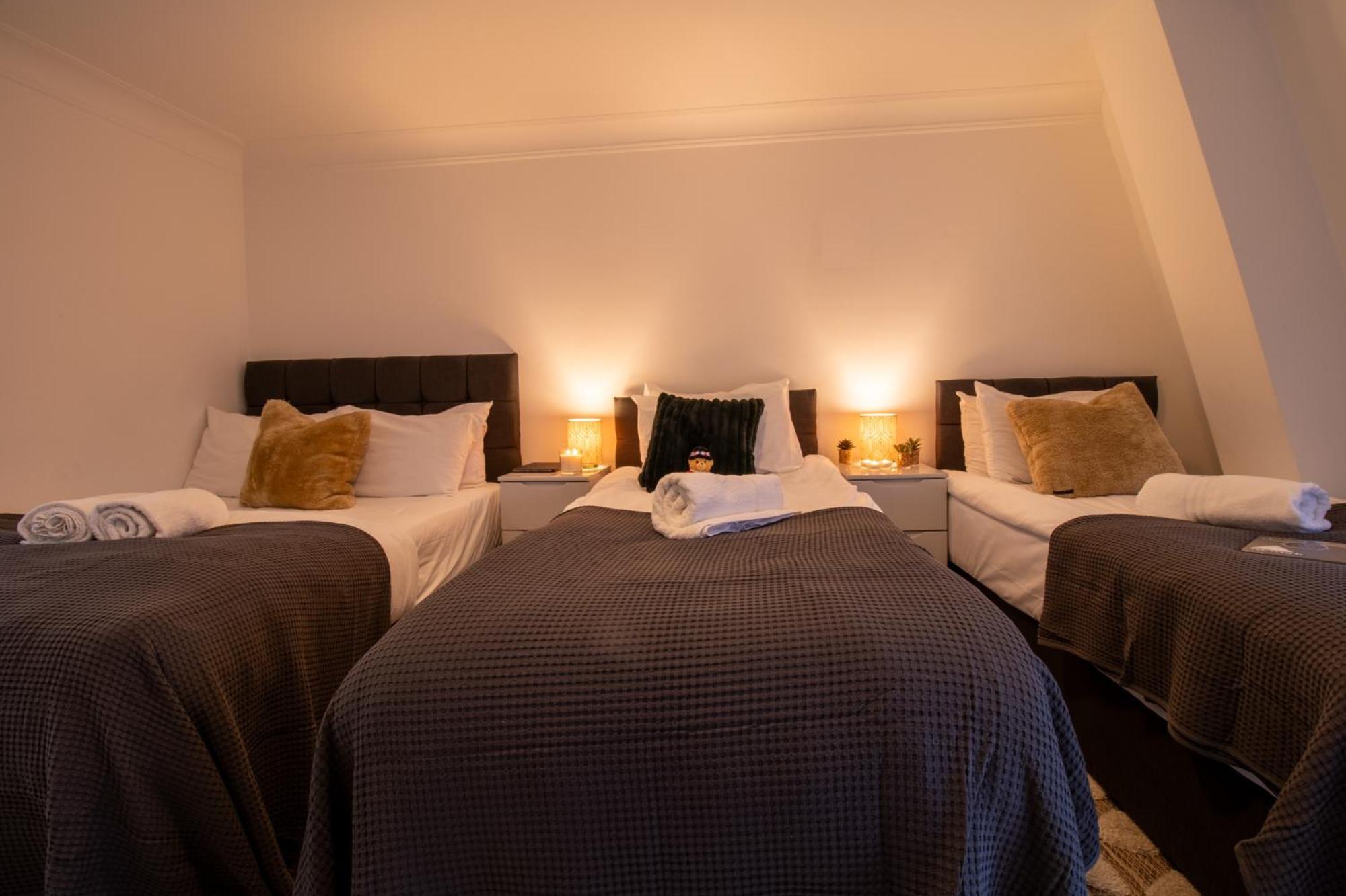 Spacious 2 Bedroom Flat With Pool Table Opposite Green Park 7 Appartement *