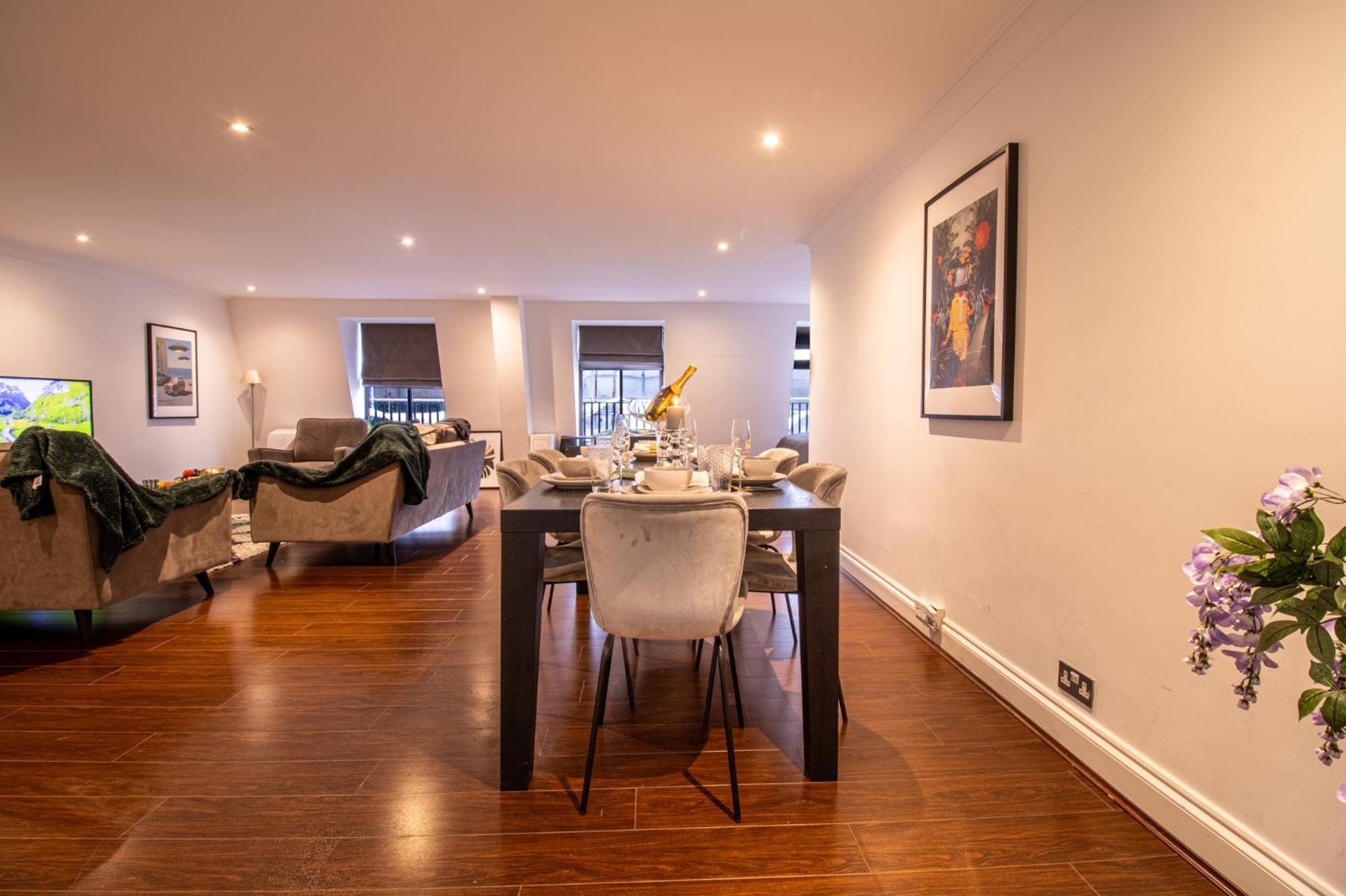 Spacious 2 Bedroom Flat With Pool Table Opposite Green Park 7 Appartement *