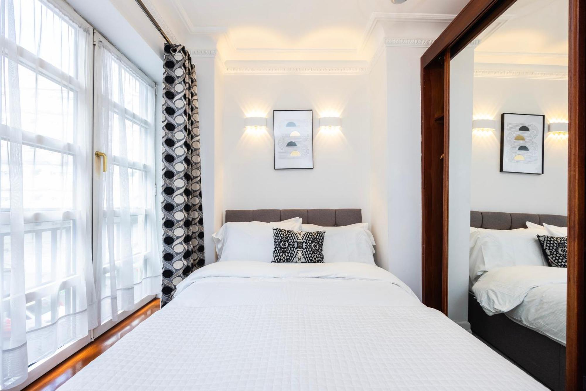 Carlton Court - Mayfair Aparthotel 5*