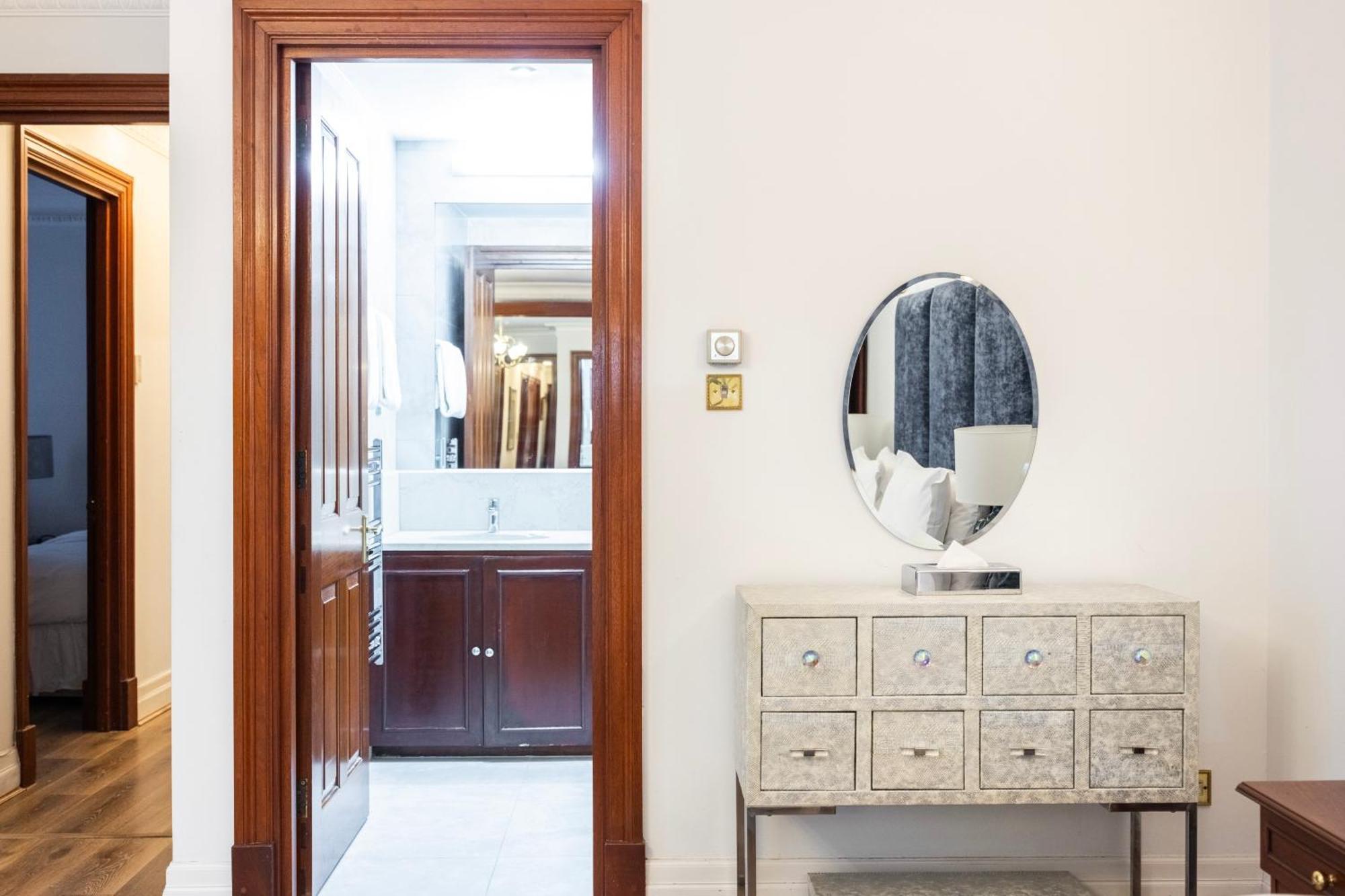 Apartahotel Carlton Court - Mayfair 5*