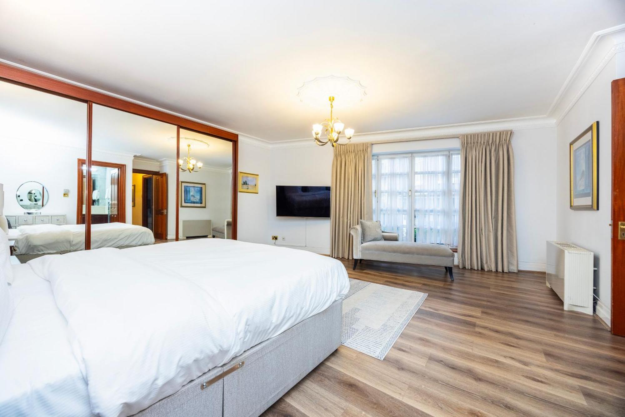 Carlton Court - Mayfair 5* London