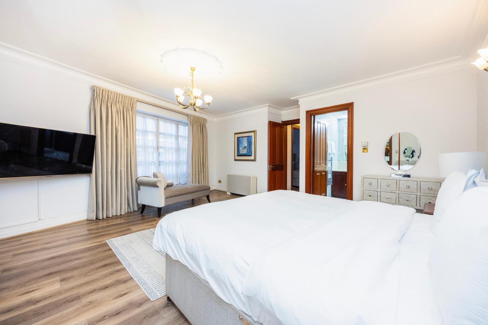 Carlton Court - Mayfair Apartahotel