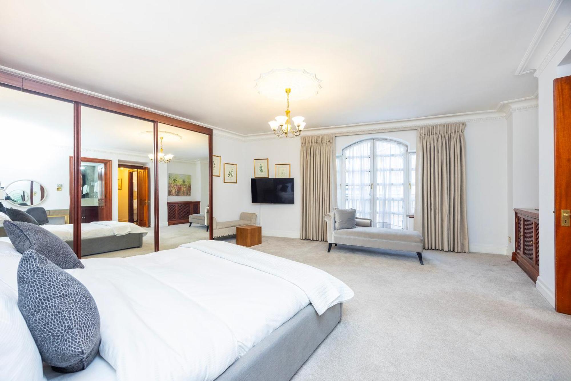 Carlton Court - Mayfair London