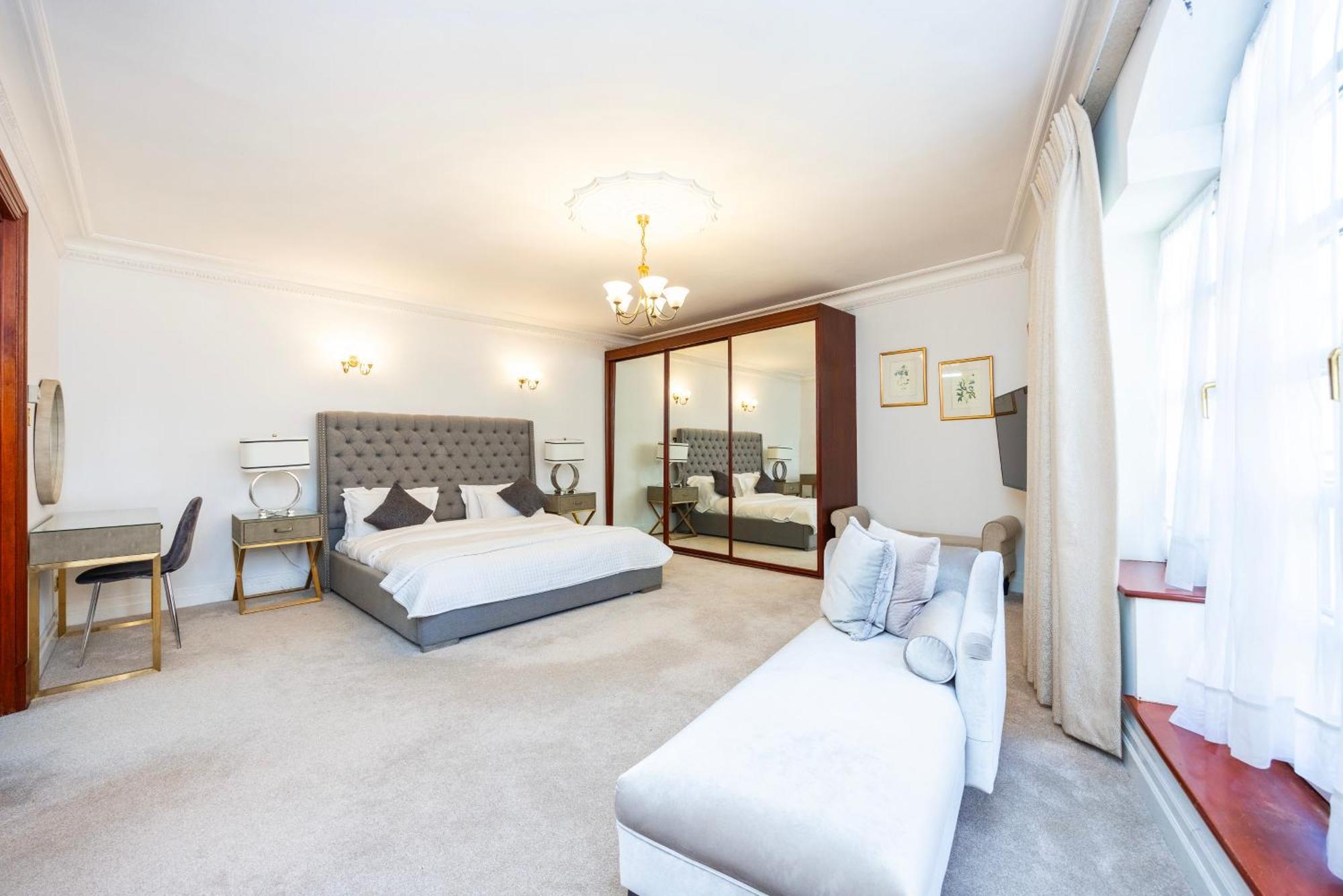 Apartahotel Carlton Court - Mayfair 5*