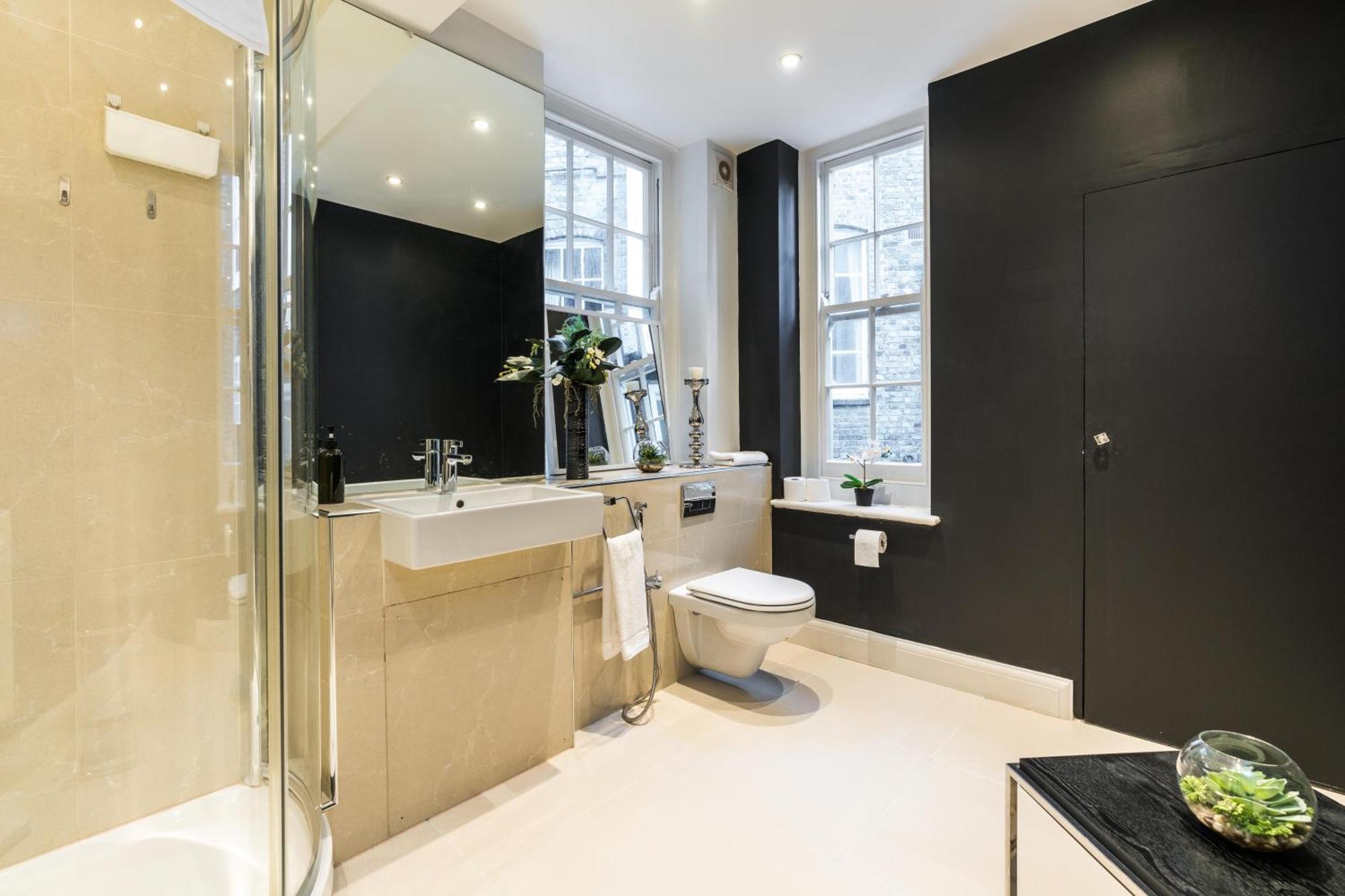 Buckinghampalace-belgravia-saintsjames-trafalgar Square-victoria Villa *