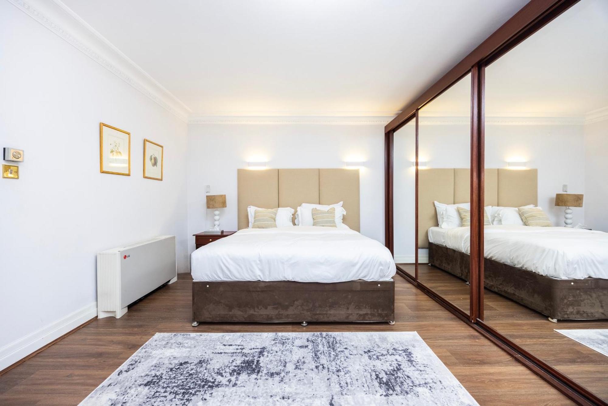 Carlton Court - Mayfair Aparthotel 5*