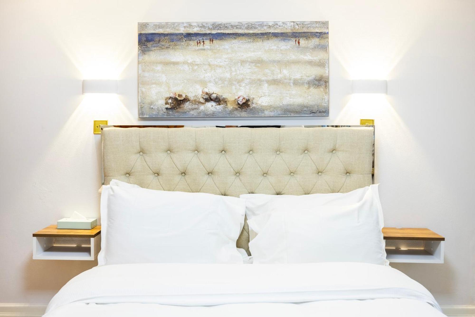 Carlton Court - Mayfair Apartahotel 5*