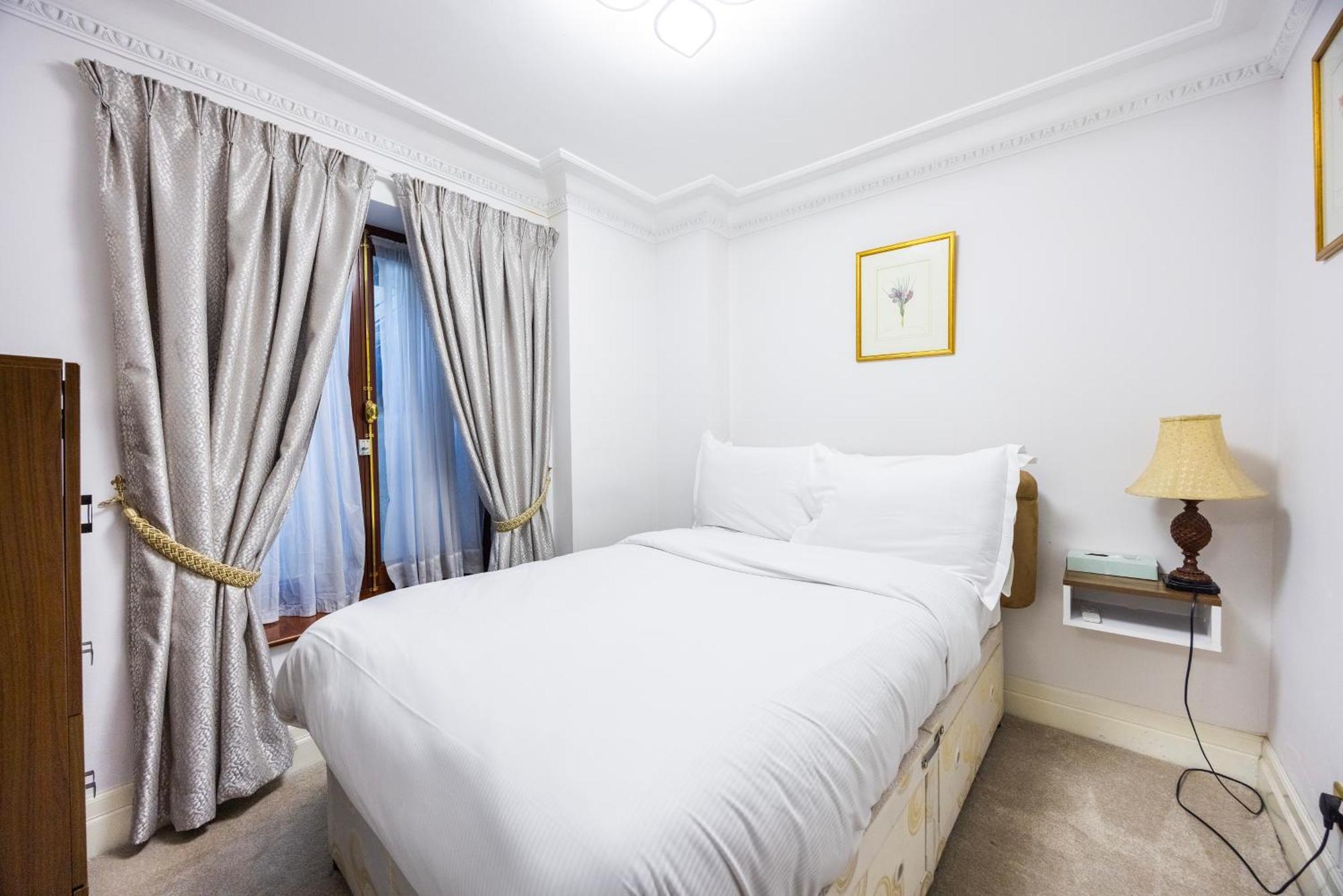 Apartahotel Carlton Court - Mayfair 5*