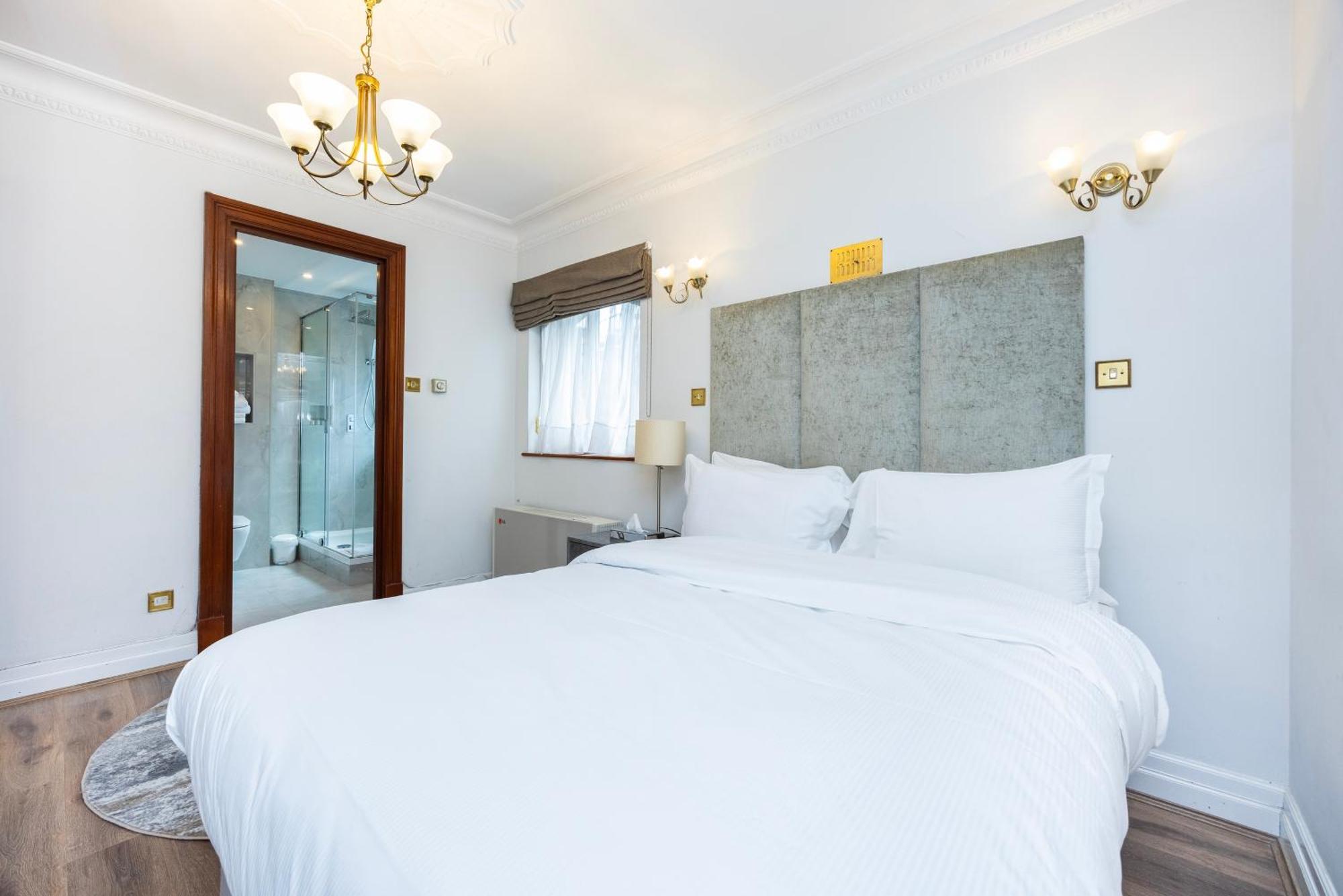 Aparthotel Carlton Court - Mayfair 5*