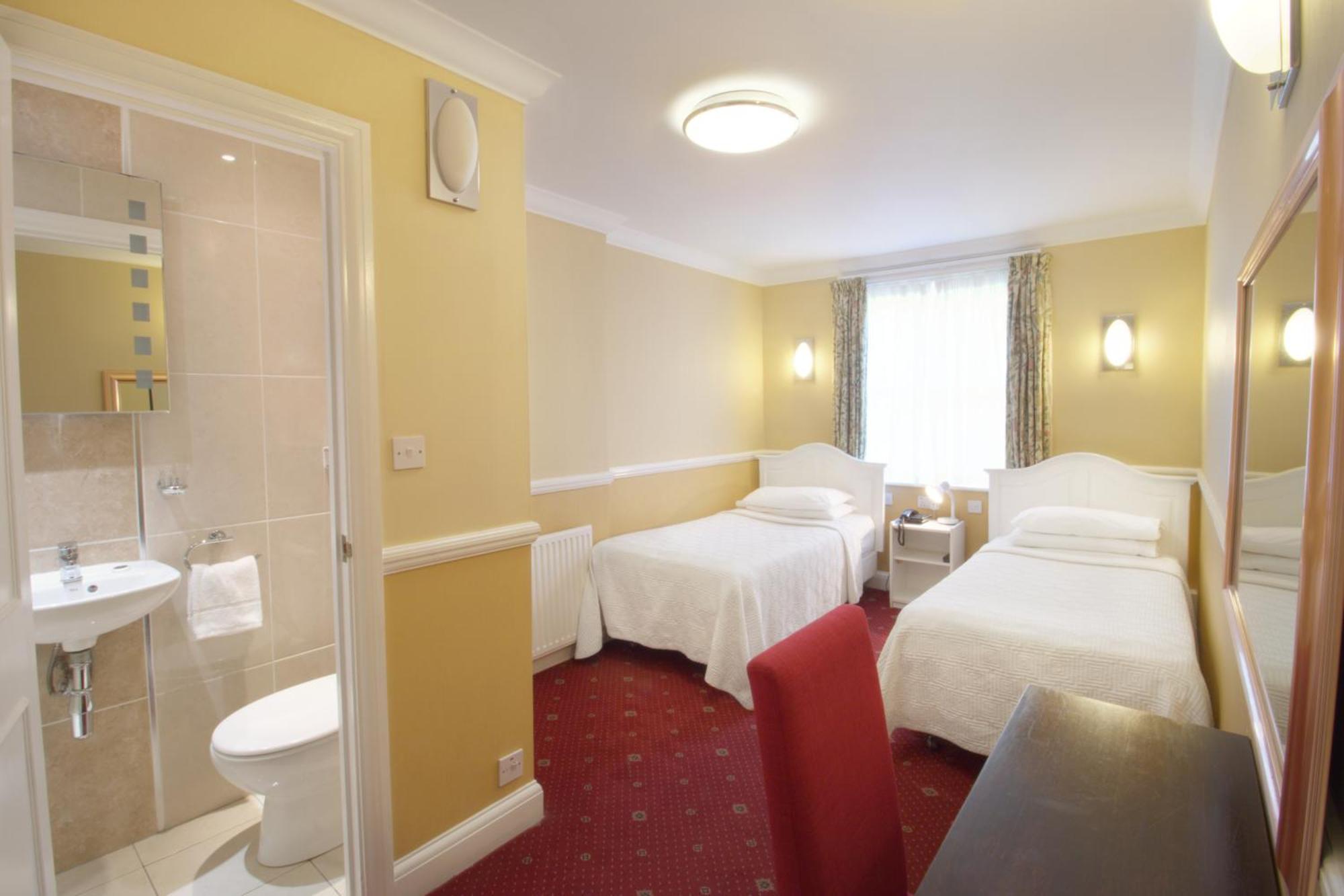 Balmoral House 2*