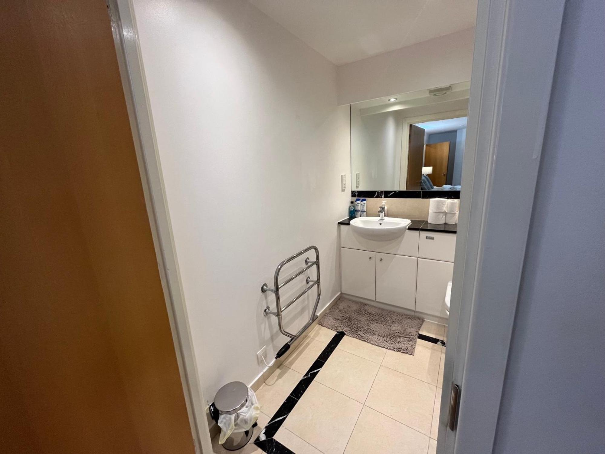 Roomzzz Near The Excel Exhibition Centre Royal Victoria O2 Arena Central 24 Hour Self Check-in Gasthuis *