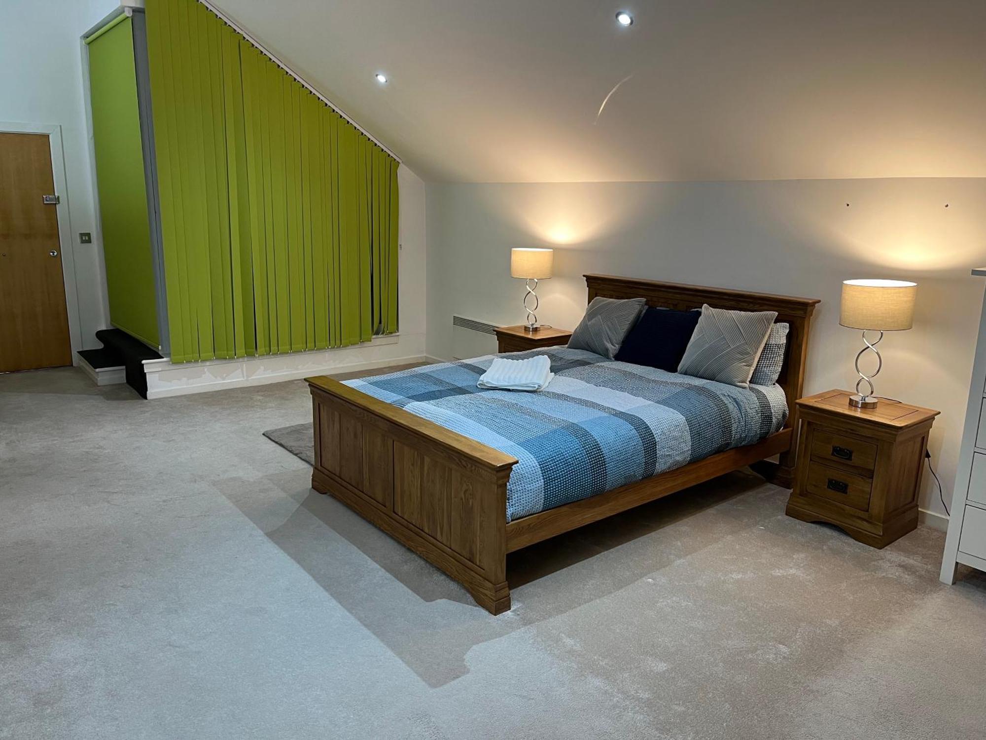 Roomzzz Near The Excel Exhibition Centre Royal Victoria O2 Arena Central 24 Hour Self Check-in Londen