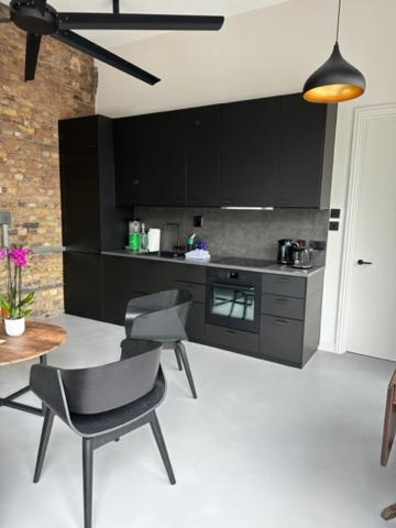 Apartment Sleek & 1bd Flat - Battersea Park London