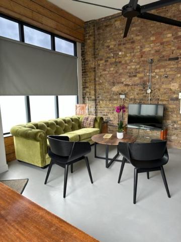 Sleek & 1bd Flat - Battersea Park Apartment *