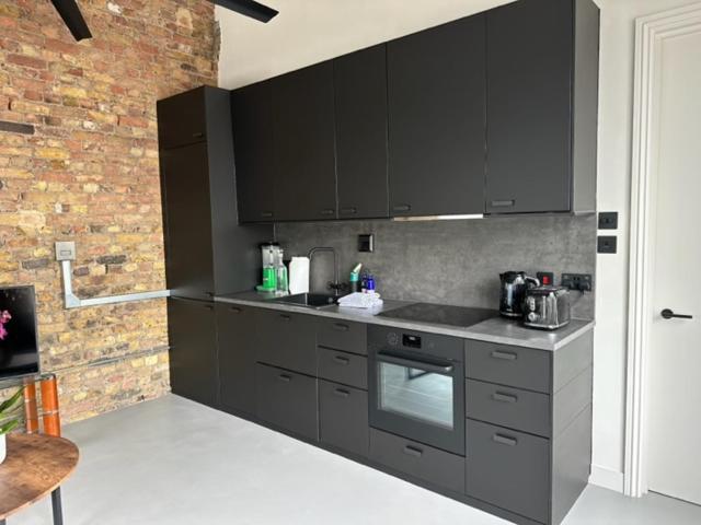 Apartment Sleek & 1bd Flat - Battersea Park London
