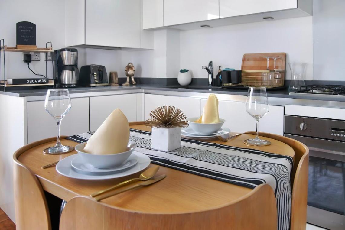 Unique Sky View -2 Bed Apartamento