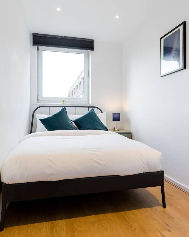 Apartment Cosy 4 Bed In London- Sleeps 8
