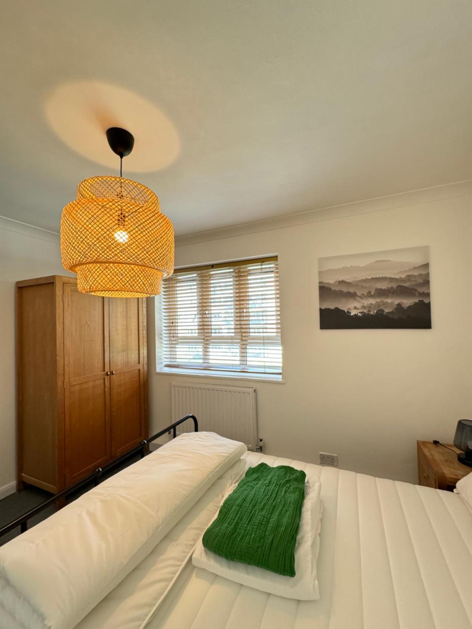 Spacious 3bd Flat Close To Tube - Fulham!