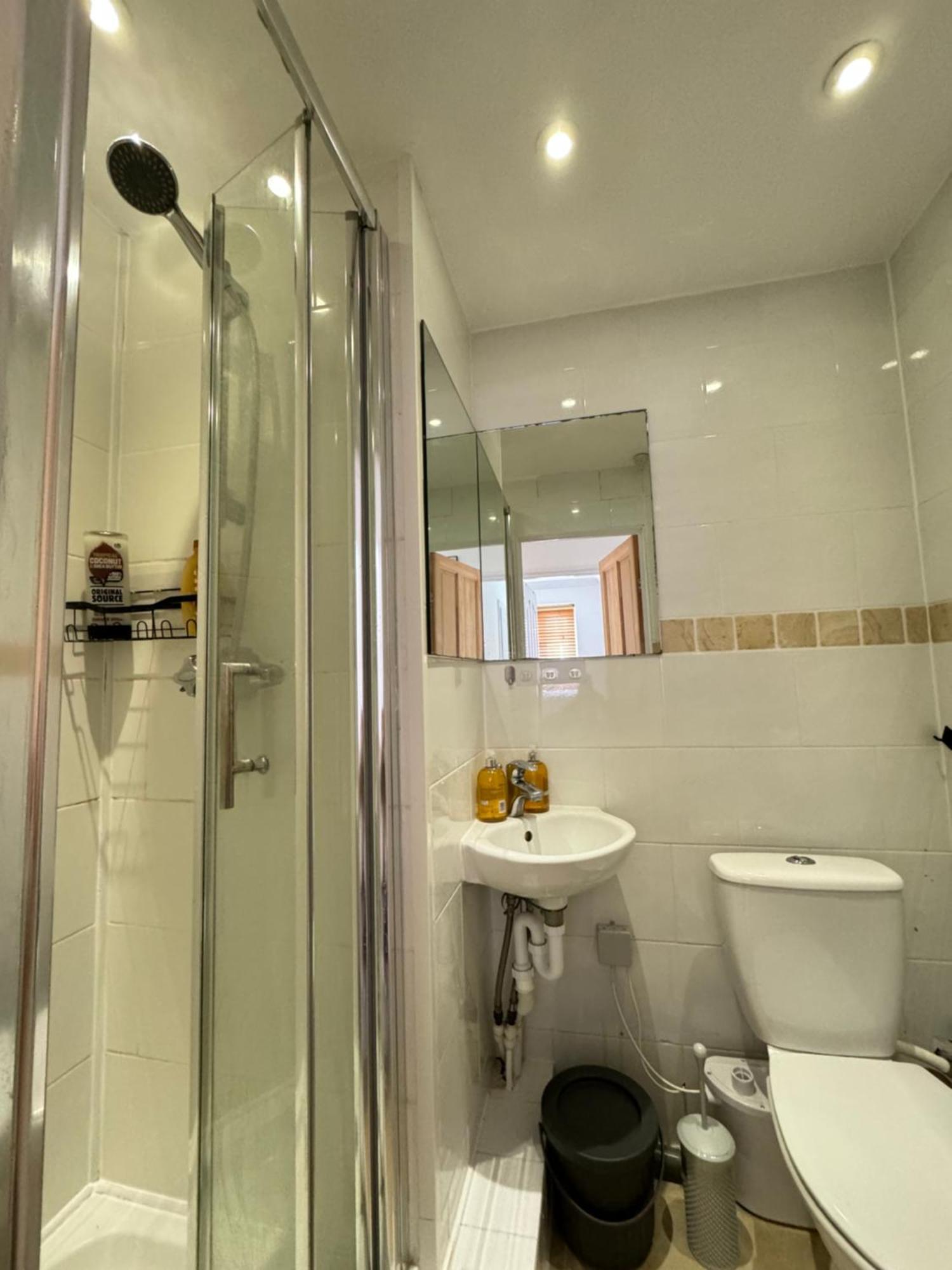 Spacious 3bd Flat Close To Tube - Fulham! London
