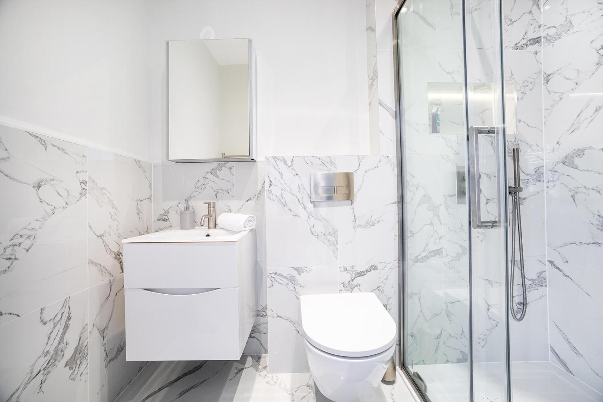 Private Terrace Fulham 3 Bed 2 Baths Apartment