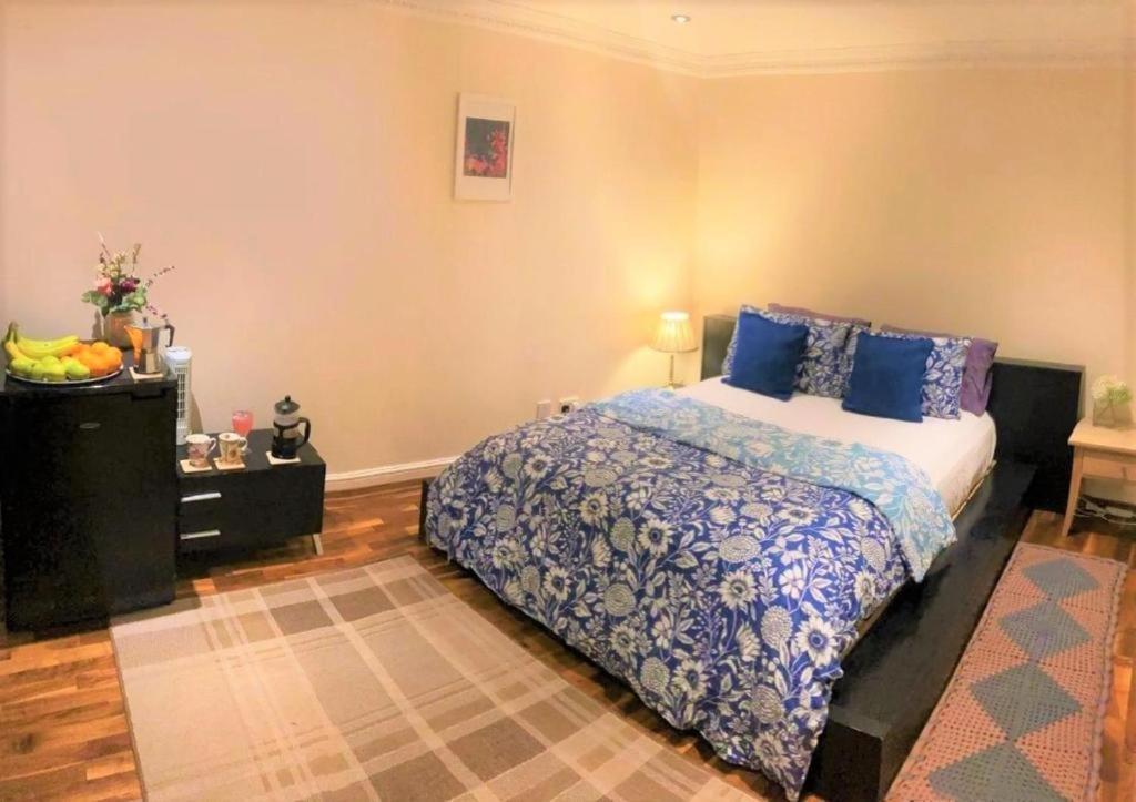 Lovely Around Kensington And Chelsea Locations W8 Sw5 Sw3 Sw10 By Ricky & Giustina Londen