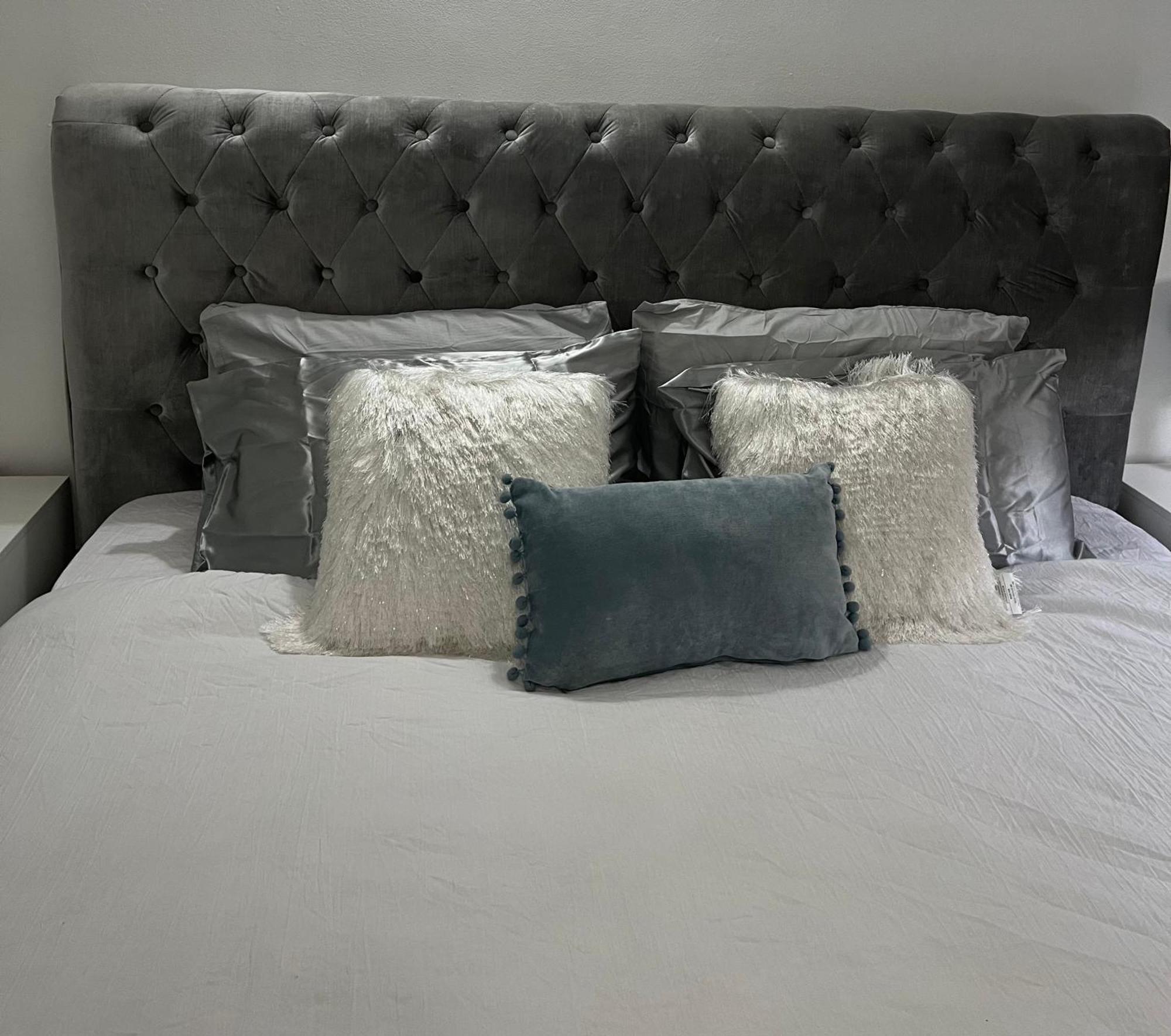 Grand Luxury City Apartment London